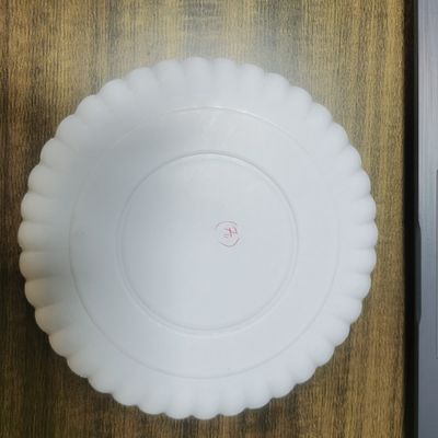 do prato fundo de papel colorido diferente da forma da máquina da placa de papel do projeto material diferente com o filme revestindo o pe do pla