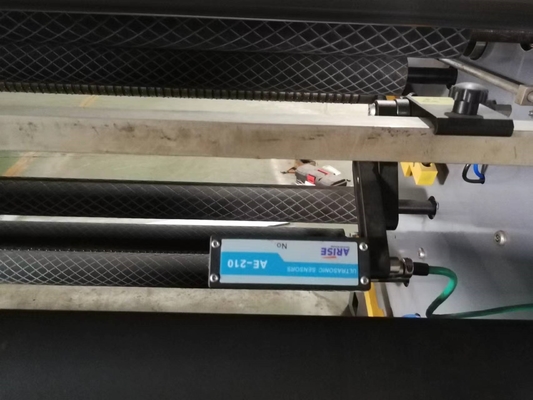 HJ-C1400-III Rewinder de corte servo, 10-400m/min velocidade, 4200KG peso, AirTac Compoent pneumático, máquina da gordura corporal