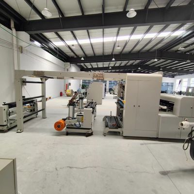 Máquina de corte três totalmente automático servo para a alta velocidade do papel 45-450g