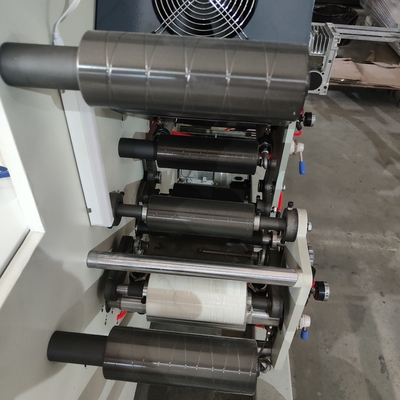A máquina de impressão de alta velocidade de Flexo para a eficiência máxima, imprimindo a cor é whitle, fita, papel de embalagem, tinta