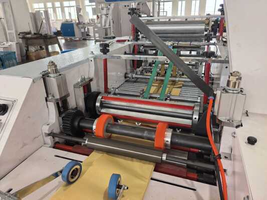 Máquina de vedação e corte de sacos Máquina de fabricação de sacos de papel Kraft com largura de saco de 420 a 600 mm e rolo de impressão cerâmica de 400 malhas