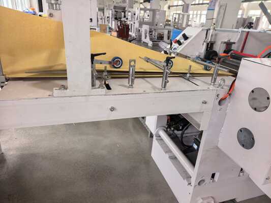 Impressora de papel flexível CMYK Máquina de fabricação de sacos de compras 50Hz 60Hz Fornecimento de energia Potência total 15 KW Adequado para embalagens de grande escala