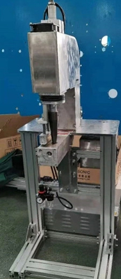 15-30 terno protetor não tecido de Min Surgical Gown Making Machine 380V 50Hz dos PCes