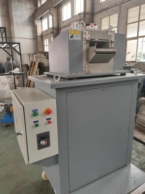 A máquina da extrusora do filme do PE desperdiça a tubulação PP do PVC ensaca a máquina de reciclagem plástica da garrafa do ANIMAL DE ESTIMAÇÃO