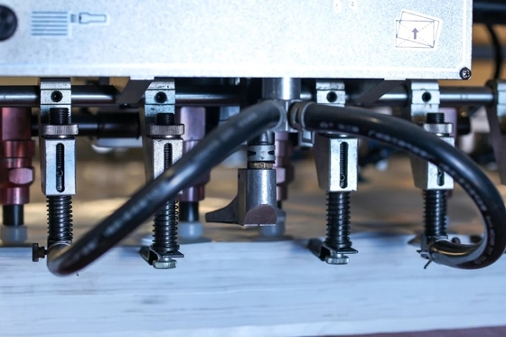 O micro grava a máquina de gravação do metal automático da máquina 220V 380V 440V 415V