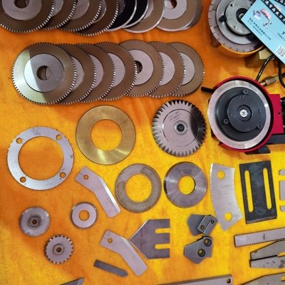 Metal cortando giratório que corta a folha de alumínio de cobre industrial de lâminas redondas