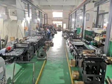 Saco de papel médico descartável do malote que faz a autoclave da máquina autoadesiva